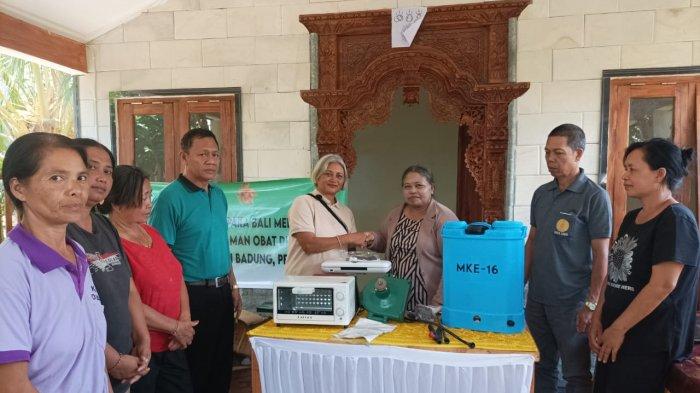 Pengabdian kepada masyarakat yang berjudul ‘PKM Kelompok Usaha Cepaka Bali, Melalui Budidaya dan Pengolahan Tanaman Obat di Desa Kapal’, Kecamatan Mengwi, Badung, Bali.