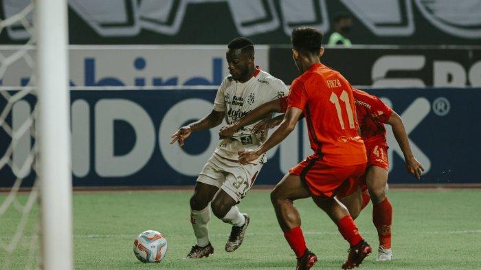 Bali United harus berbagi poin dengan Persija Jakarta dalam lanjutan pekan ke-13 Liga 1 2023/2024 yang digelar di Stadion Patriot Candrabhaga pada Minggu 23 September 2023 malam WIB.