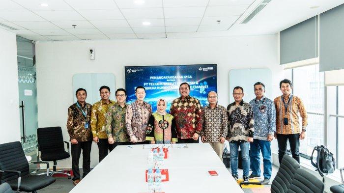 Melalui kerjasama strategis dengan PT Bhinneka Nusantara Mandiri (BNM), TelkomGroup menghadirkan solusi teknologi terintegrasi yang memanfaatkan kapasitas Satelit Merah Putih 2, sebuah langkah maju yang diharapkan dapat memperkuat kedaulatan Indonesia dalam mengelola kawasan maritimnya.