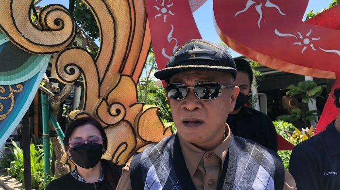 Capt. Coky Leonardo saat meninjau sejumlah fasilitas yang ada di Bandara Ngurah Rai, Rabu 14 Agustus 2024.