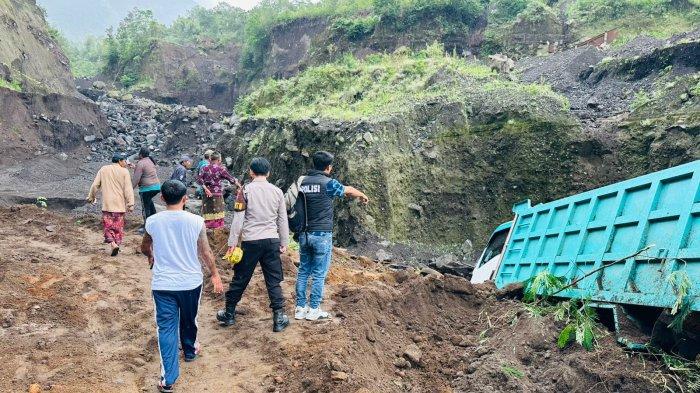 Musibah tanah longsor terjadi di Wilayah Banjar Badeng Dukuh, Desa Sebudi Kecamatan Selat, karangasem, Jumat (13/12/2024).