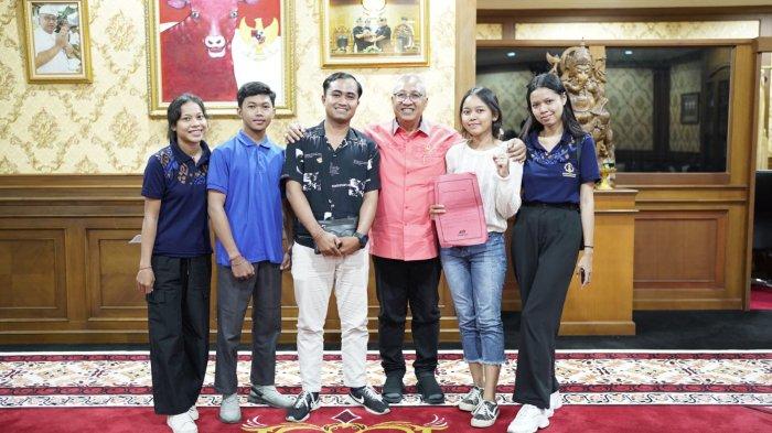 Ketua DPRD Badung saat menerima mahasiswa UHN IGBS pada Selasa 14 Mei 2024.