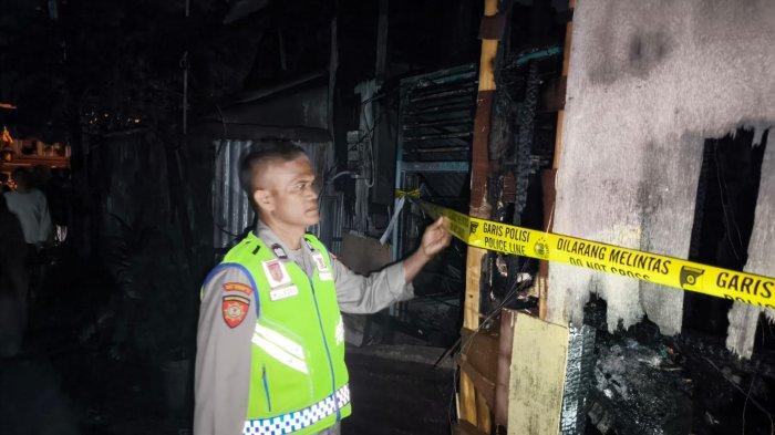 RUMAH HANGUS – TKP Kebakaran 5 rumah di Jalan Tukad Banyusari Gang Kuntul, Sesetan, Denpasar Selatan, Denpasar, Bali, pada Sabtu 8 Februari 2025.