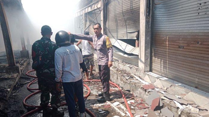 KEBAKARAN - Tragedi kebakaran Pasar Tradisional Sri Bantas, Banjar Batan Duren, Kediri, Tabanan, ditaksir miliaran rupiah.