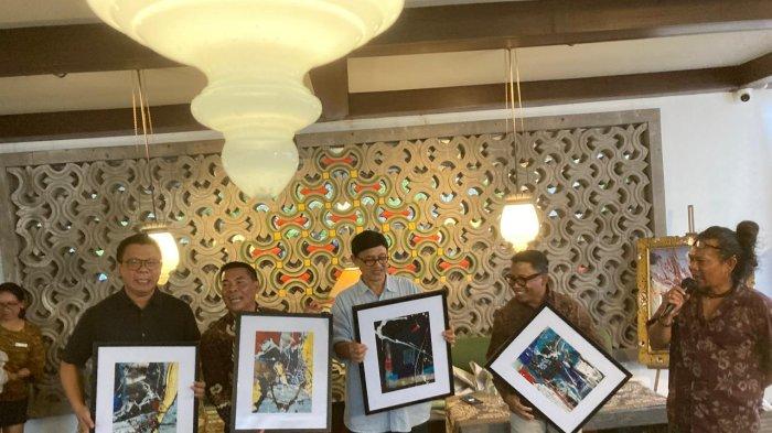 Sudakara Art Space dengan bangga mempersembahkan pameran tunggal, dari seniman asal Nusa Penida, Putu Bonuz, bertajuk Wave Dance.