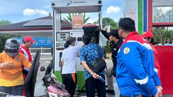 SIDAK - Suasana sidak SPBU di Badung dalam rangka pengecekan dan monitoring terkait ketersediaan stok bahan bakar minyak.