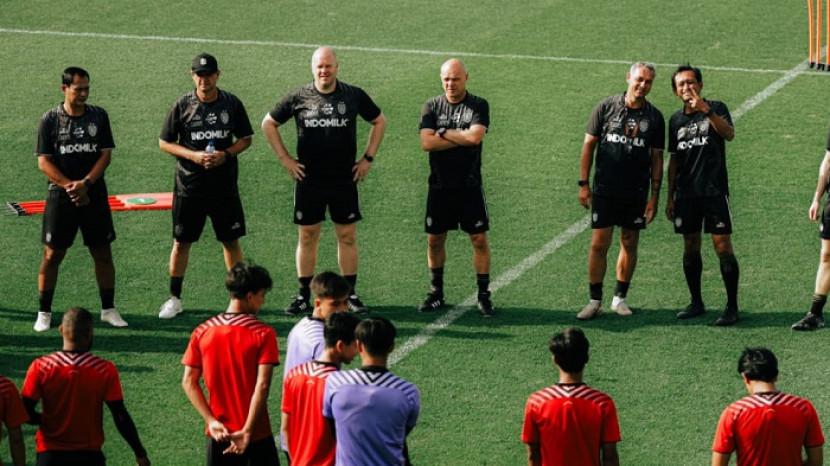 Taktik Pertahanan Garis Tinggi Bali United Jadi Bulan-bulanan Tim Lawan, Ini Kata Johnny Jansen