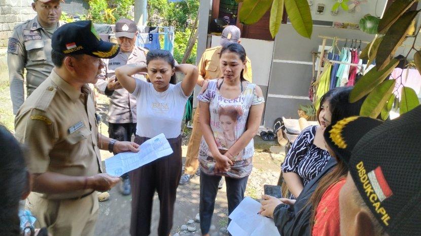 Satpol PP Klungkung Bali Sisir Kawasan 'Kantong' Duktang, 48 Warga Terjaring Belum Lapor Diri - Tribun-bali.com