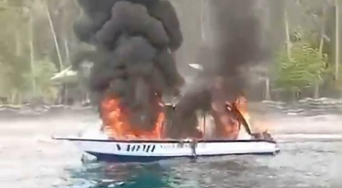Kapal Wisata Meledak di Nusa Penida, Penumpang Panik Lompat ke Laut