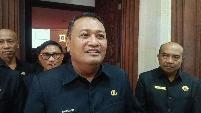 Bantah Rumor Rumah Judi Ceki, Bupati Mahayastra Buka Suara