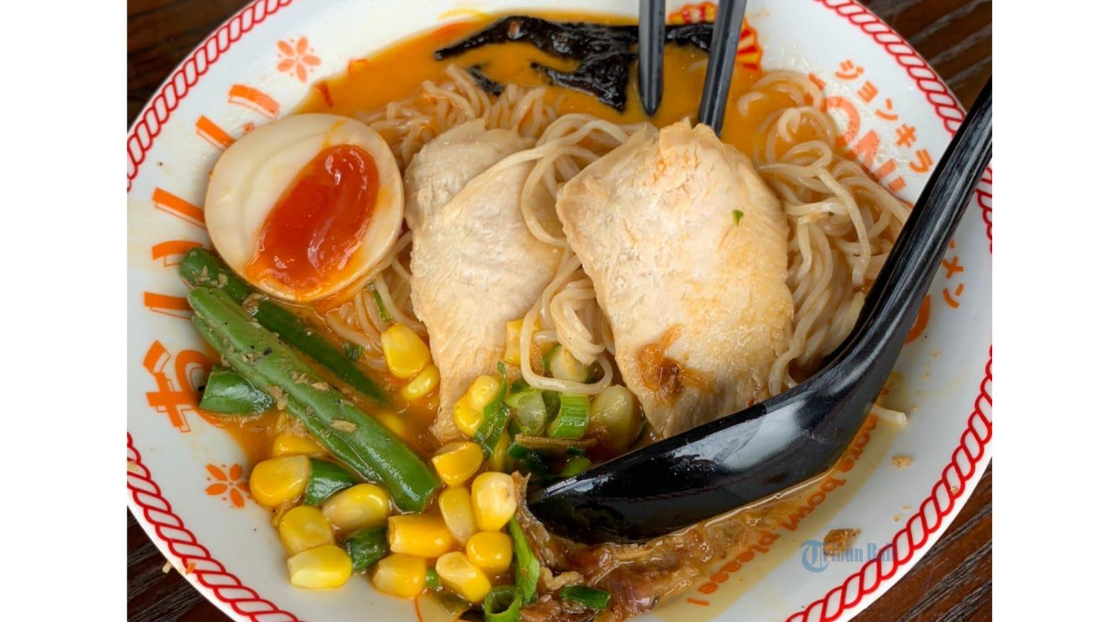 Jonkira Ramen merupakan restaurant dengan menghadirkan rasa ramen yang autentik dan Halal yang sudah tersertifikasi Majelis Ulama Indonesia (MUI). - Hadir di Bali, Jonkira Ramen Tawarkan Ramen Halal Terjangkau: Start Rp 30 Ribu