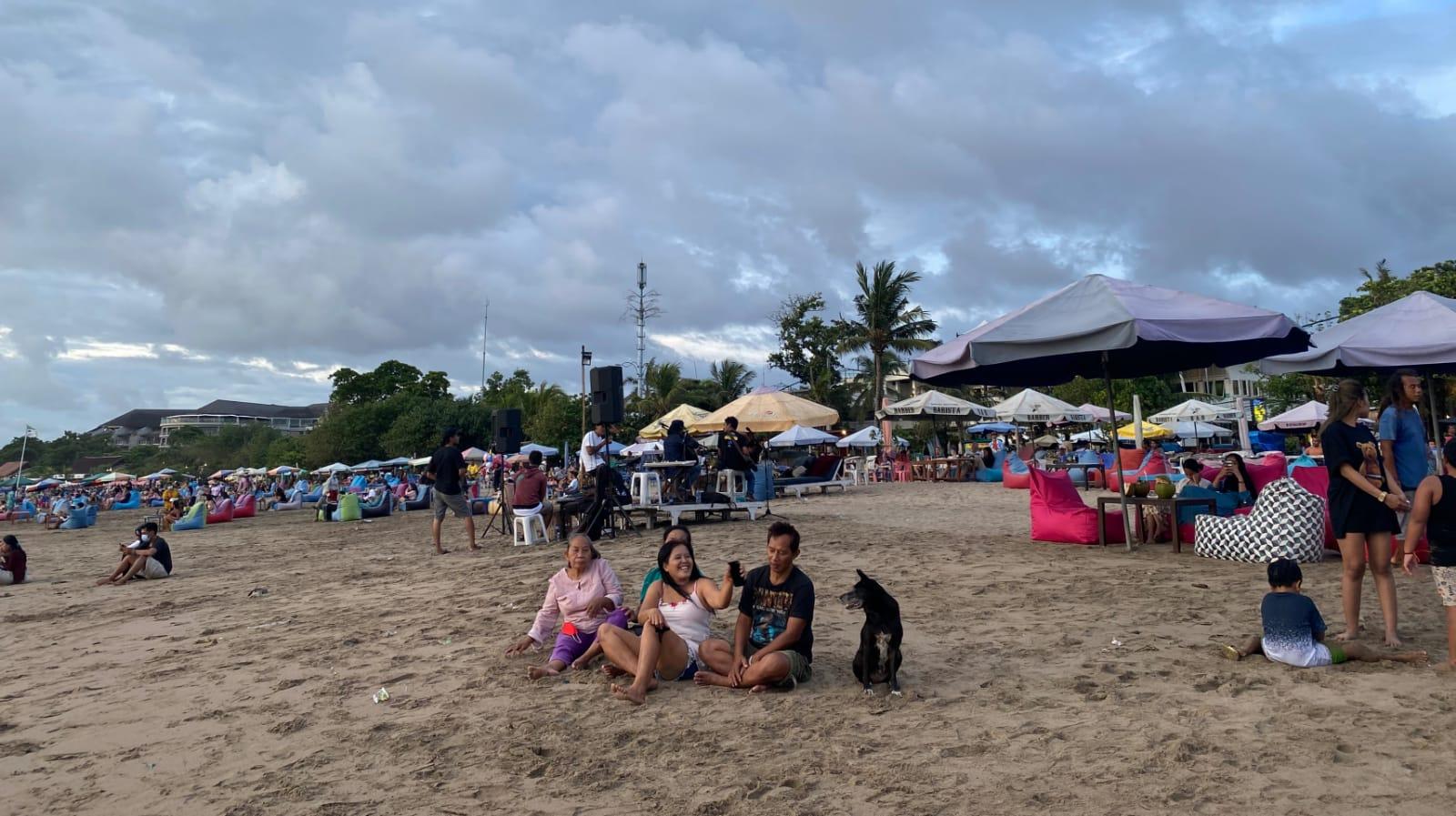 Pantai Petitenget - Tak Sabar Tahun Baru, Berikut Daftar Pantai di Seminyak Bali yang Ada Pertunjukan Fire Dance