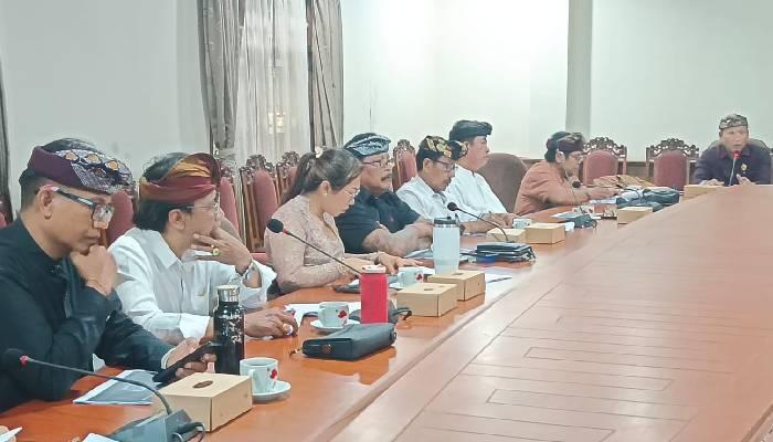 Raker dengan Perumda Pasar, Dewan Denpasar pacu Sentral Parkir Terintegrasi, Dukung Car Free Night
