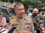 Kabid-Humas-Polda-Bali-Stefanus-Satake-Bayu-Setianto-tunggu-1-alat-bukti.jpg