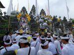 Suasana-pemedek-sekitar-Pura-Penataran-Agung-Lempuyang-Desa-Tribuana-Kec-Abang.jpg