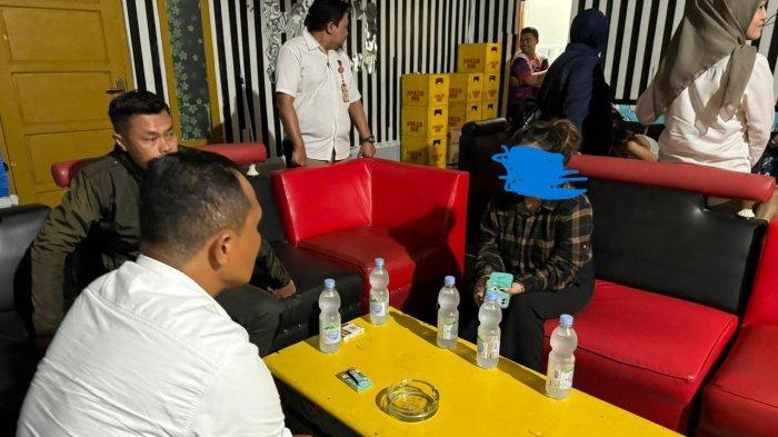 Sat Reskrim Polres Bangka dan PPA Dit Krimum Polda Kepulauan Bangka Belitung di Bangka Belitung mengamankan NS korban dugaan human trafficking di Wisma Rasa Sayang Kamis (7/12/2023).