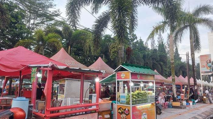 Jejeran Tenda Kuliner di Alun-alun Taman Merdeka Pangkalpinang.