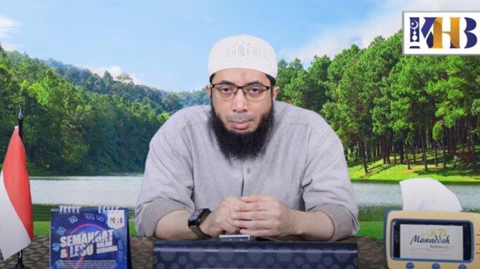Ustaz Khalid Basalamah dalam sebuah ceramahnya