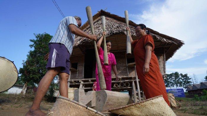 Masyarakat adat Orang Lum, di Dusun Air Abik, Desa Gunung Muda, Kecamatan Belinyu, Kabupaten Bangka