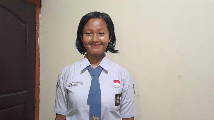 Bunga Puspita Sari (16) siswi asal SMAN 3 Pangkalpinang yang dinyatakan lolos menjadi paskibraka Nasional. Ia merupakan anak seorang buruh setrika