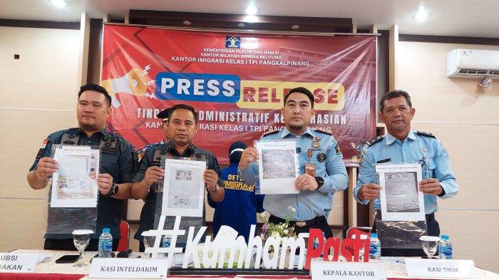 Kantor Imigrasi Kelas I TPI Pangkalpinang saat mengelar Press releas Pendeportasi Warga Malaysia dan barang bukti pelangaran yang dilakukan