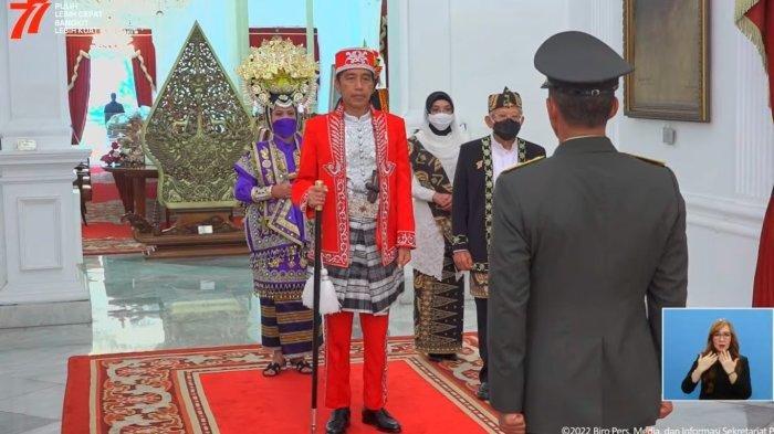 Saat perayaan HUT ke-77 RI, Presiden Joko Widodo menggunakan baju dolomani.
