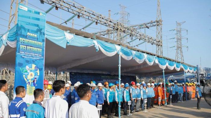 Peserta Apel Siaga Nataru PLN UIW Babel di halaman komplek pembakitan Air Anyir Pangkalpinang.
