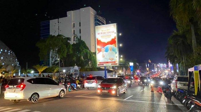Arus lalu lintas di jalan Sudirman Kota Pangkalpinang, Minggu (31/12/2023).