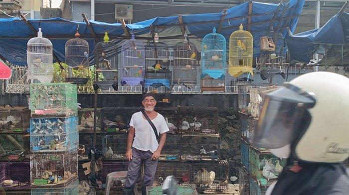 Pak Beni, penjual burung atau unggas pertama di Pasar Burung Pangkalpinang.