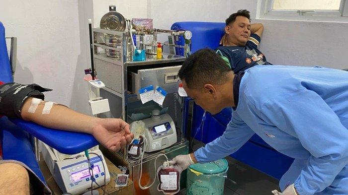 Pendonor di PMI Pangkalpinang.