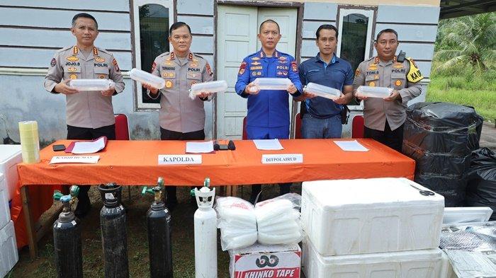 Kapolda Kepulauan Babel Irjen Pol Tornagogo Sihombing saat berada di TKP penyelundupan benih lobster, Kamis (16/05/2024)