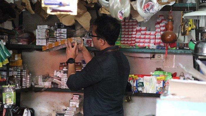 Tim Bea Cukai Pangkalpinang saat menggelar operasi Gempur Barang Kena Cukai Hasil Tembakau (BKC HT) Ilegal beberapa waktu lalu