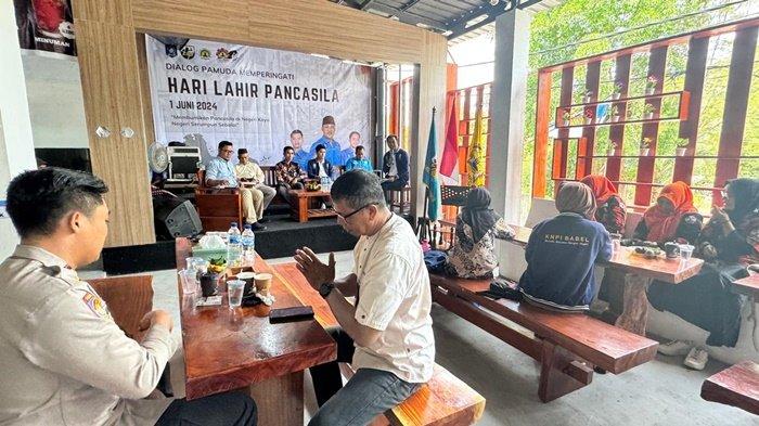 KNPI Bangka Belitung menggelar dialog dalam rangka Hari Lahir Pancasila di Kantin Stisipol 12 Sungalait Senin (3/6/2024).