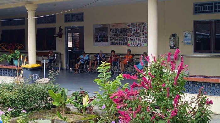 Suasana di Panti Lansia Bhakti Asih Siti Anna, Pangkalpinang, pada Senin (3/6/2024).