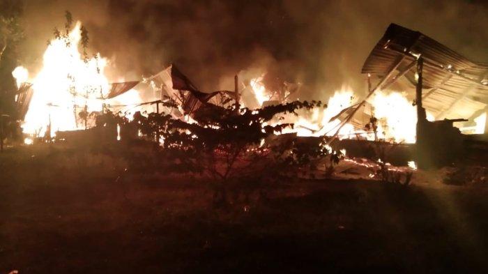 Kebakaran yang menghanguskan rumah Bok Lan di Jalan Raya Membalong, Gang Tiong, Kelekak Usang, Desa Perawas, Kabupaten Belitung pada Sabtu (13/7/2024) dini hari.