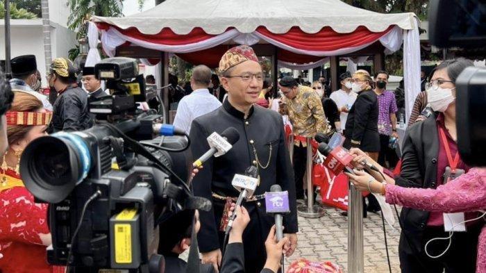 Sosok Gang Ye Taipan Singapura Bos Garena Free Fire, Dulu PNS, Pernah Upacara di Istana Merdeka - Co-Founder Seagroup, Gang Ye menghadiri upacara detik-detik Proklamsi menyambut HUT ke-77 RI di Istana Merdeka, Jakarta pada Rabu pagi (17/8/2022).