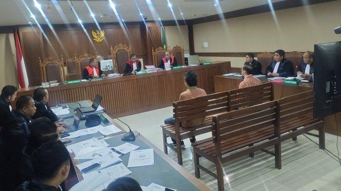 Tamron alias Aon dan Kwang Yung alias Buyung menjalani sidang lanjutan kasus korupsi tata niaga komoditas timah di Pengadilan Tindak Pidana Korupsi pada Pengadilan Negeri Jakarta Pusat, Kamis (5/9/2024). Aon dan Buyung keberatan atas dakwaan JPU yang menyatakan mereka melakukan korupsi tata niaga timah.