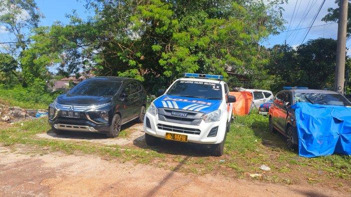 Mobil Mitsubishi X-Pander yang terlibat kecelakaan parkir di area Unit Laka Satlantas Polres Belitung pada Jumat (13/9/2024).
