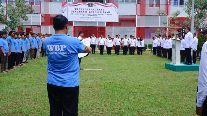 Lapas Narkotika Kelas IIA Pangkalpinang, ketika menggelar upacara deklarasi zero Halinar dilapangan upacara Lapas.