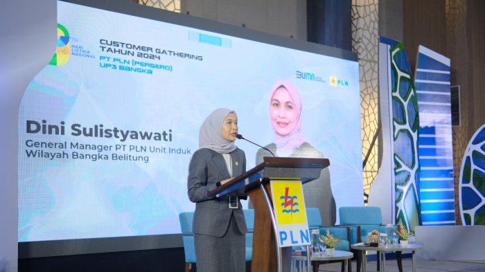 GM PLN UIW Babel, Dini Sulistyawati memberikan sambutan sekaligus membuka acara Media Gathering yang diselenggarakan di Novotel Bangka.