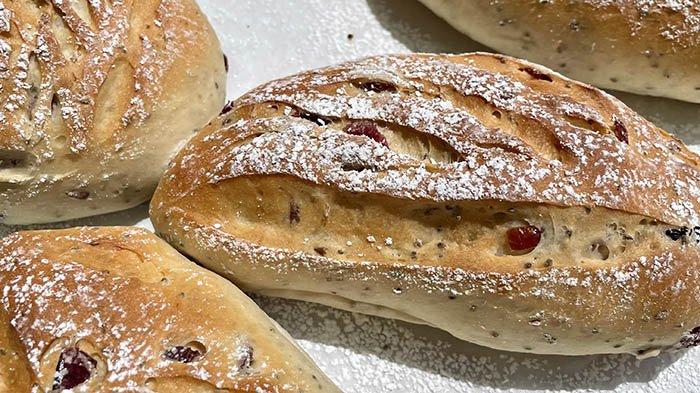 Varian roti sourdough atau roti sordo dari Roarrty di Pangkal Pinang, Bangka Belitung.