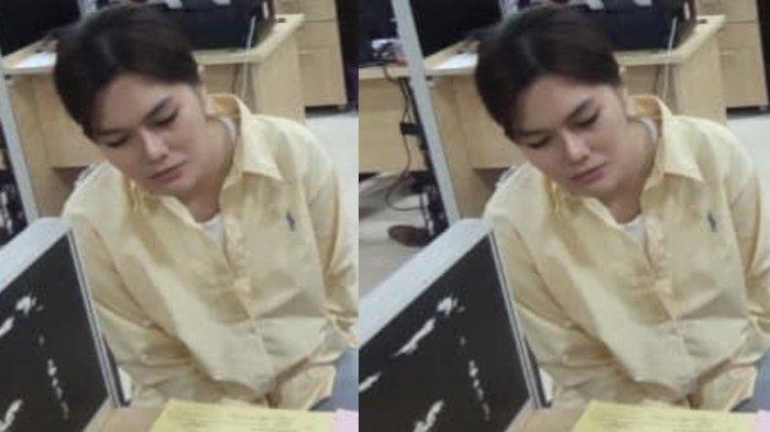 Tampang Melody Sharon (31) tersangka KDRT terhadap suaminya AG (35) hingga korban mengalami luka patah tulang kaki di Cipayung Jakarta Timur. Melody tidak hanya dilaporkan melakukan penganiayaan, tapi juga perzinaan. Ia kini ditahan.
