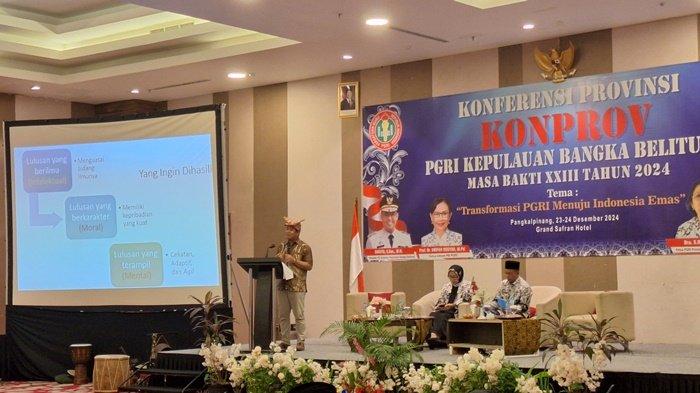 Beberapa momen pada acara Sarasehan Pendidikan yang digelar Pengurus PGRI Provinsi Bangka Belitung di Grand Safran Hotel, Senin (22/12/2024).