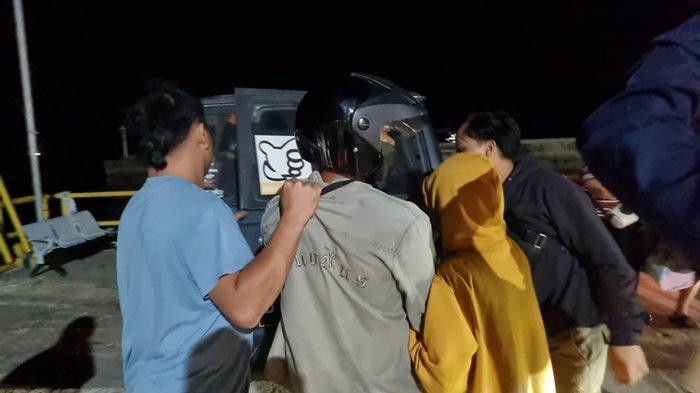 Polisi berhasil mengamankan pelaku dan  korban tindak pidana melarikan wanita yang belum cukup umur di Pelabuhan Tanjungkalian Mentok, Bangka Barat, pada Minggu (26/1/2024) malam.