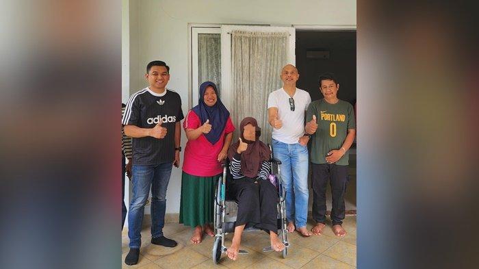 KORBAN BULLY ASAL BETIM - Kapolda Babel Irjen Pol Hendro Pandowo saat bertemu korban bullying dan orang tua di Jakarta