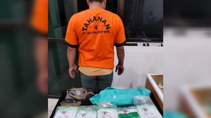 PEREDARAN NARKOBA -- Pelaku beserta barang bukti, ketika diamankan di Mapolda Babel, Minggu (19/4/2025)