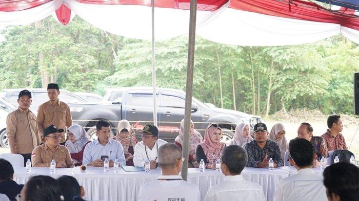 VERIFIKASI PENDIRIAN VIHARA -- Pelaksanaan sosialisasi Pilkada Ulang Kota Pangkalpinang di sela agenda verifikasi pendirian Vihara Shui Te di Kelurahan Semabung Lama pada Jumat (25/04/2025) kemarin.
