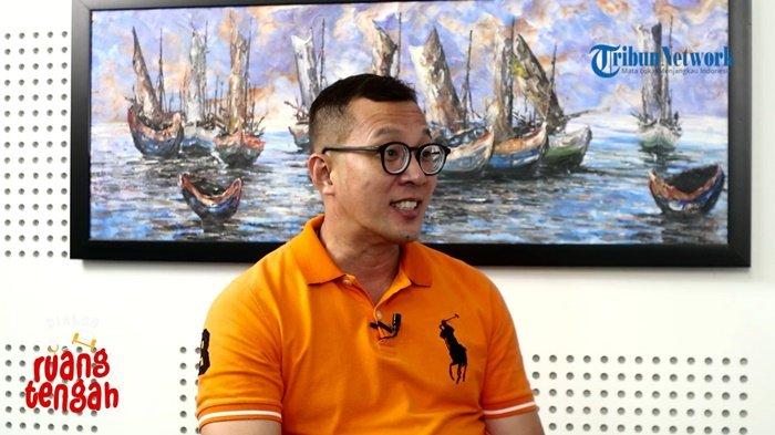 NOVEL -- Toni Pratama atau akrab disapa Awei berhasil membuat novel yang diterbitkan oleh PT. Bhuana Ilmu Populer (BIP) Gramedia Group, di tahun 2024 lalu, saat tampil dalam Program Dialog Ruang Tengah Bangka Pos edisi, Selasa (8/7/2025).