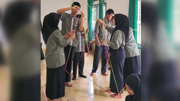 Games Ranking 1 dan Menara Impian saat sosialisasi Pajak Bertutur 2024 di SMK Negeri 1 Pangkalanbaru, Bangka Tengah.