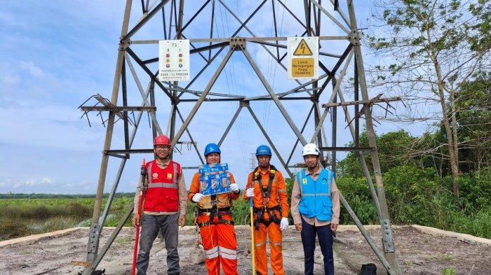 IMBAUAN PLN - Manajer ULTG Belitung memberikan imbauan bahayanya bermain layang-layang di area tower transmisi